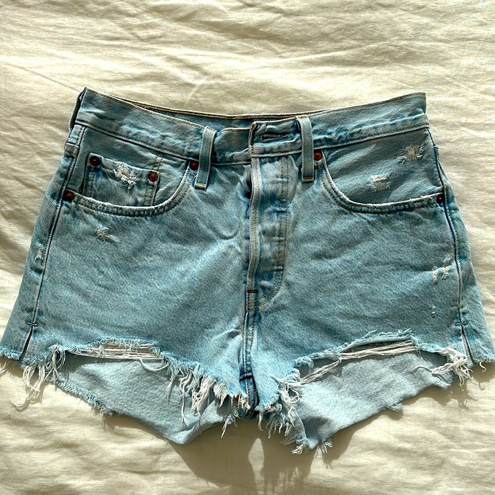 Light Blue Levi’s Button-fly Denim Shorts